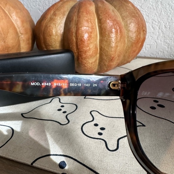 Versace Sunglasses - Picture 7 of 9